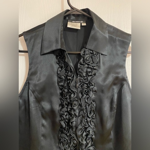 Studio 100% Silk V-Neck Ruffled Sleeveless Collared Zippered Black Tank UK14 - Picture 2 of 8
